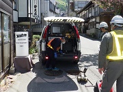 管渠内に挿入中の画像